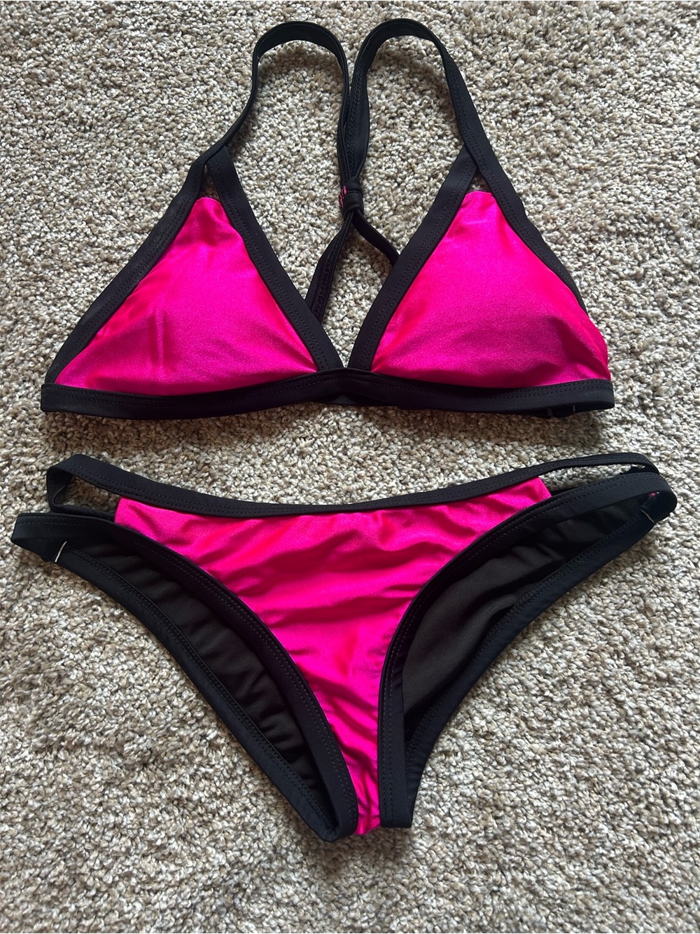 KCCO Chivette Hot Pink & Black Triangle Bikini Set  Never Been Worn